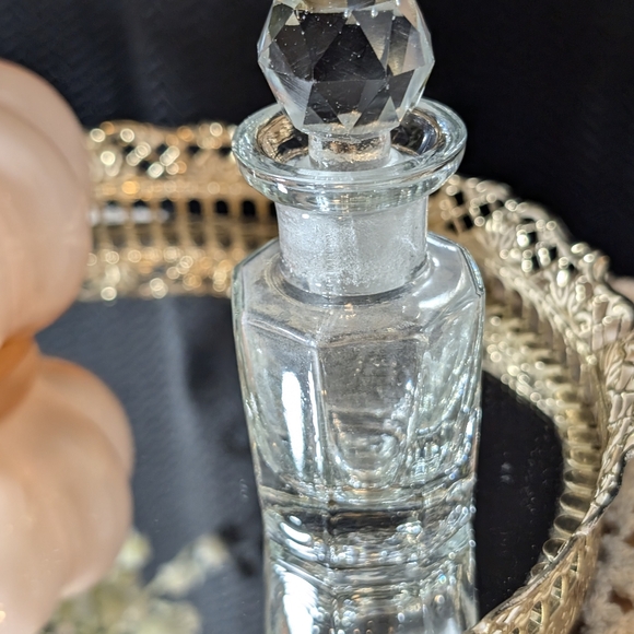 Vanity Set, Gold Tray, Clear Refillable Perfume Bottle and Fenton Vase. - Picture 4 of 4